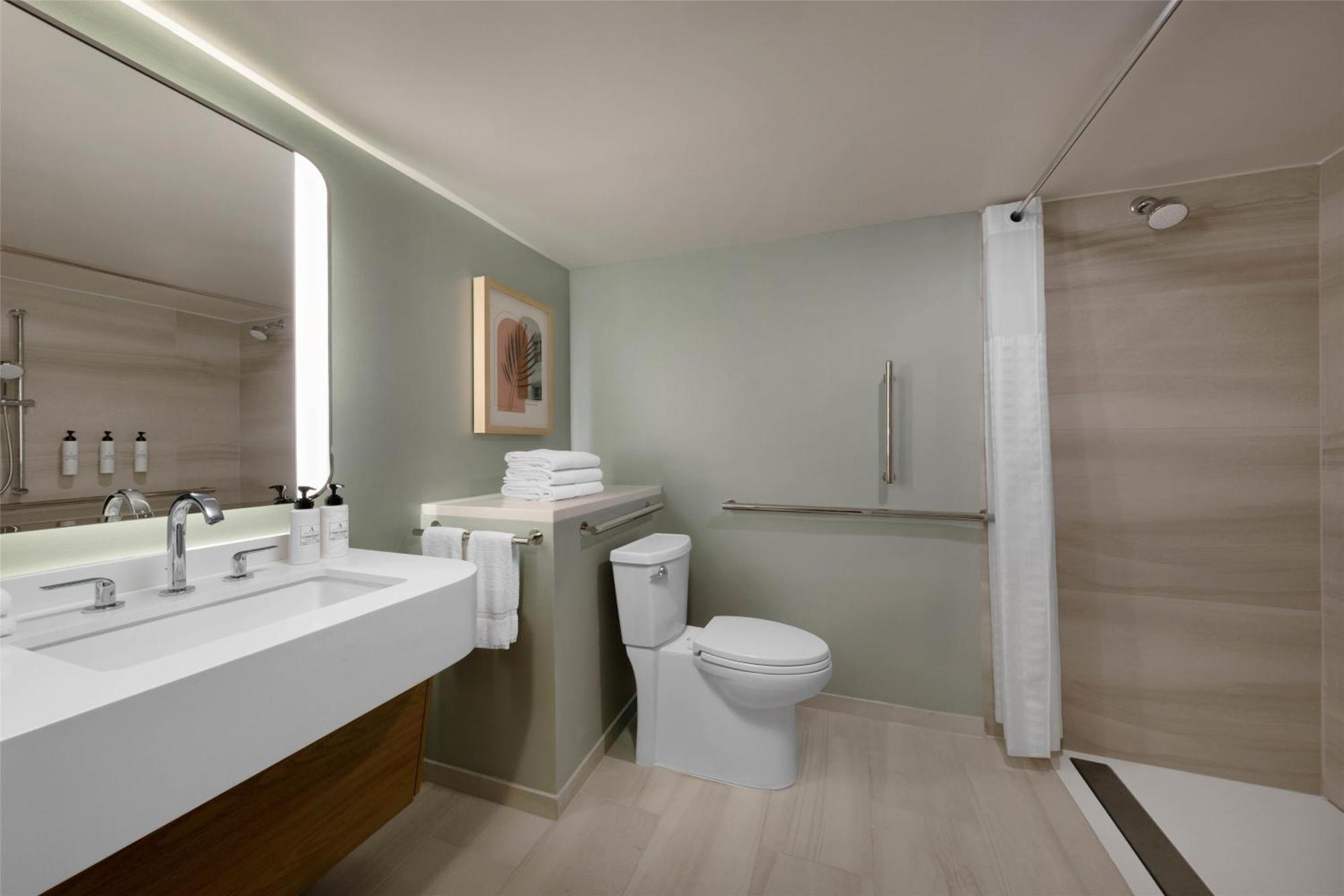 Sonesta Airport Hotel